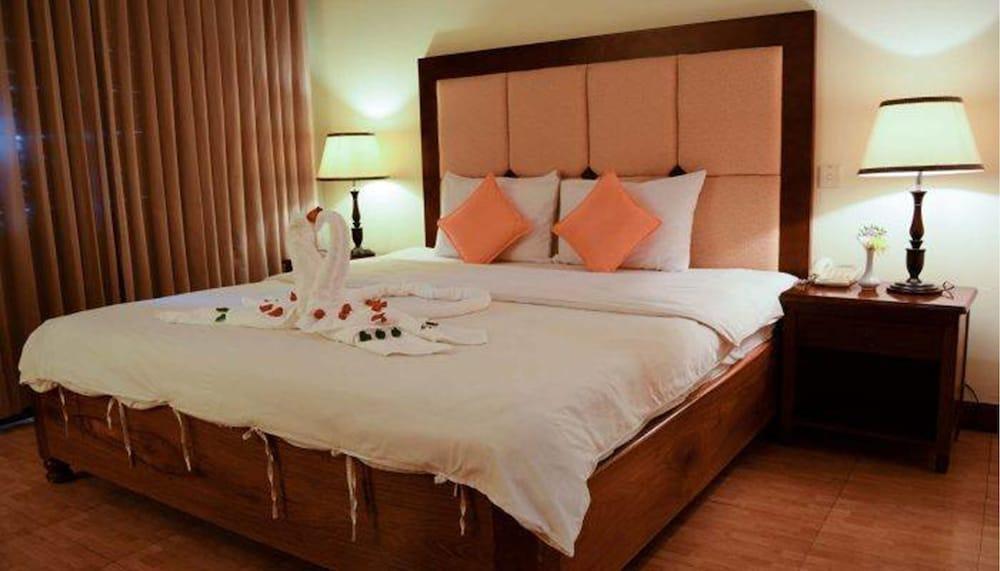 Stung Sangke Hotel Battambang Exterior photo